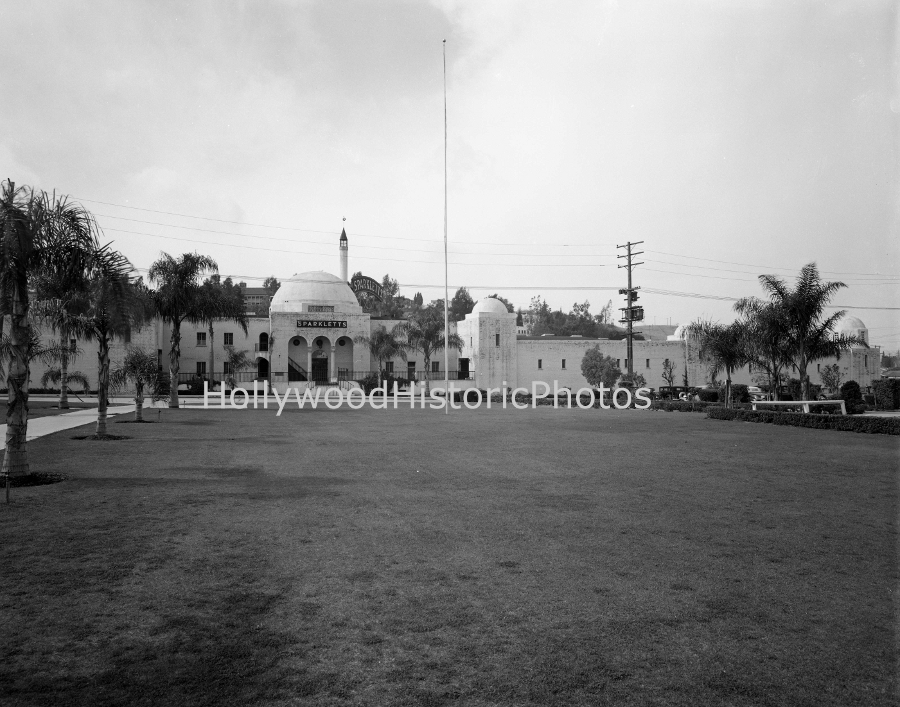Eagle Rock Sparkletts water plant 1940 WM.jpg